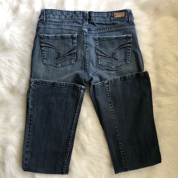 Refuge. Jeans - Picture 3 of 5